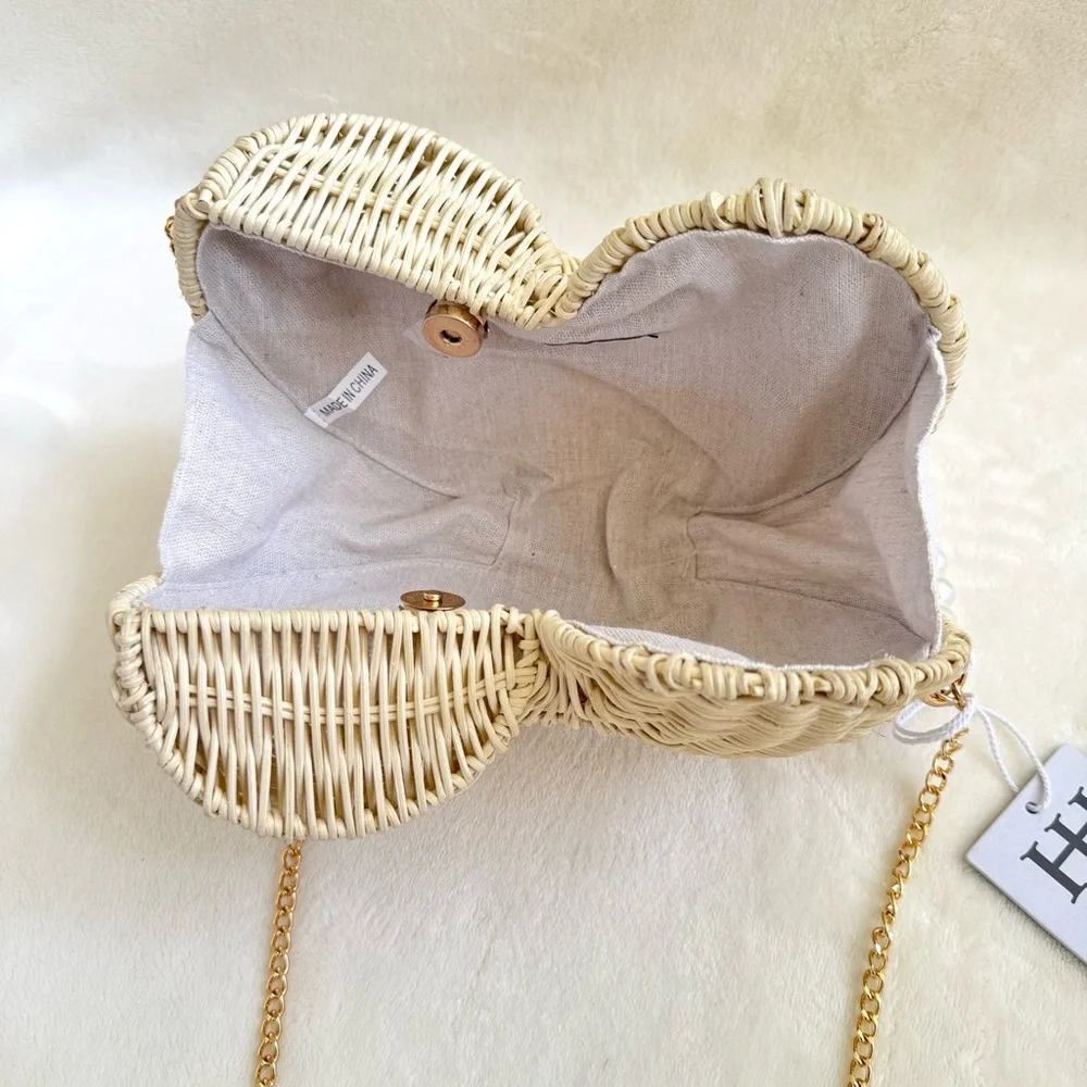 Haute Hippie Cream Woven Wicker Shell-Shaped Purse w/ Faux Pearl Handle - Picture 6 of 7
